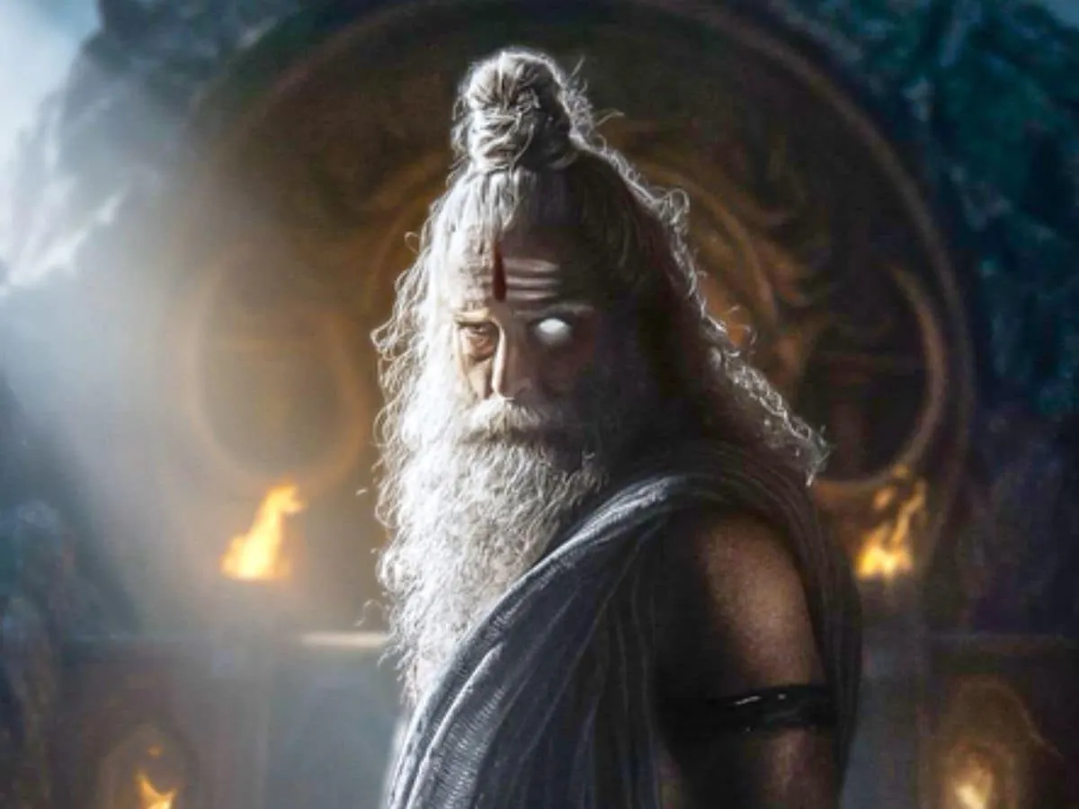 महाकाली' में असुर गुरु शुक्राचार्य बने अक्षय खन्ना, फर्स्ट लुक से खींचा  सबका ध्यान, अमिताभ बच्चन से हुई तुलना - News18 हिंदी