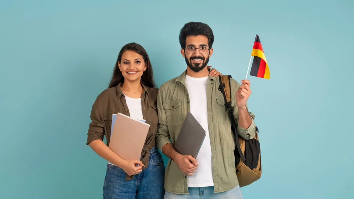 जर्मन भाषा सीखने के बाद, इन फील्ड्स में आसानी से पाएं नौकरी | job  opportunities after learning german language | Herzindagi
