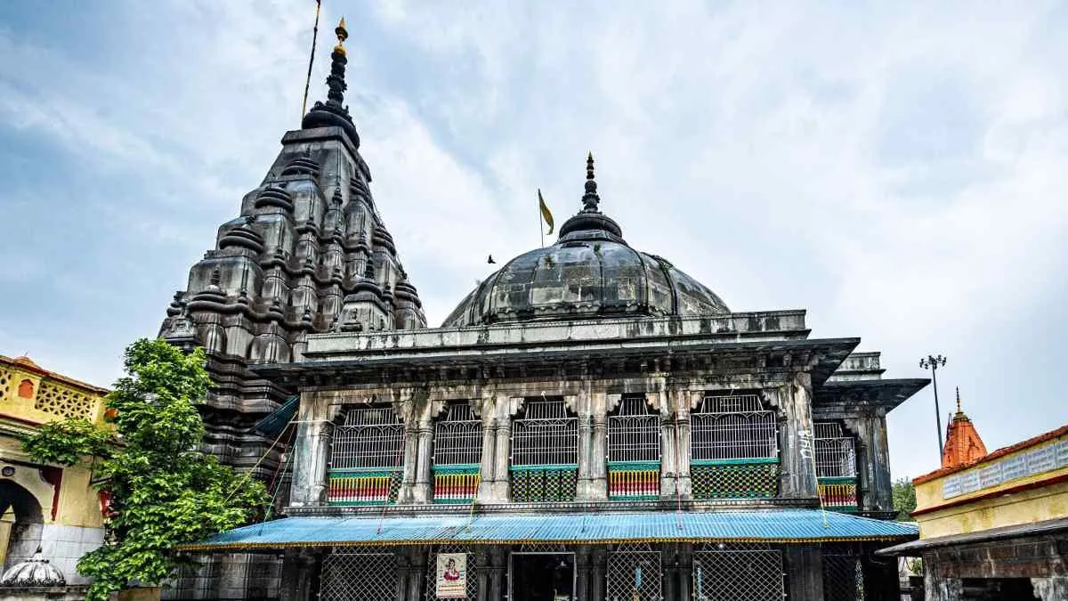 इस मंदिर में भगवान विष्णु के पैर के छाप की होती है पूजा, जानें कैसे बना ये  निशान और क्या है इसके पीछे का रहस्य? | gaya vishnupad temple history lord  vishnu