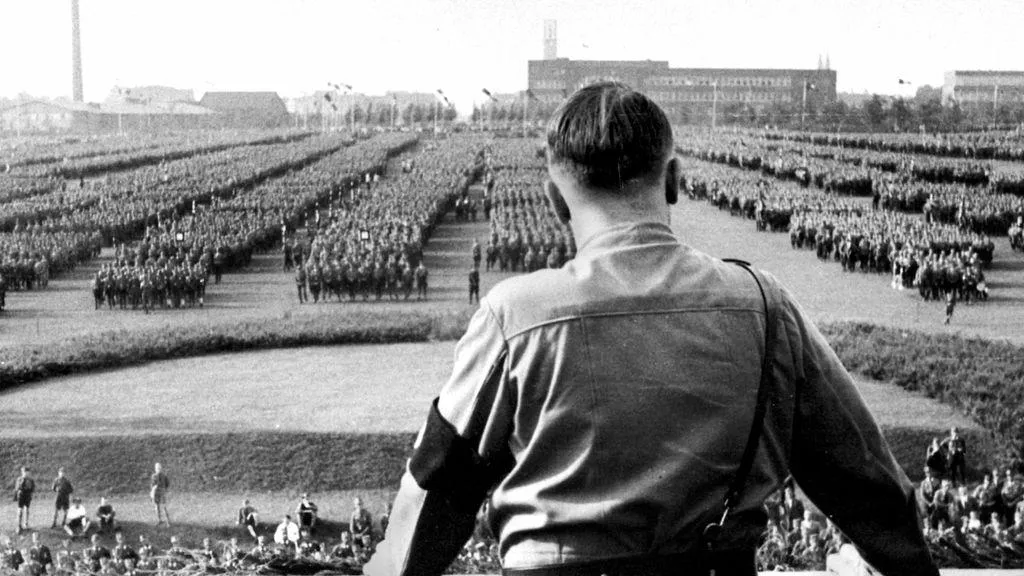 हिटलर का रहस्य खोजना: फासीवाद की शुरुआत कैसे हुई - डेर स्पीगल