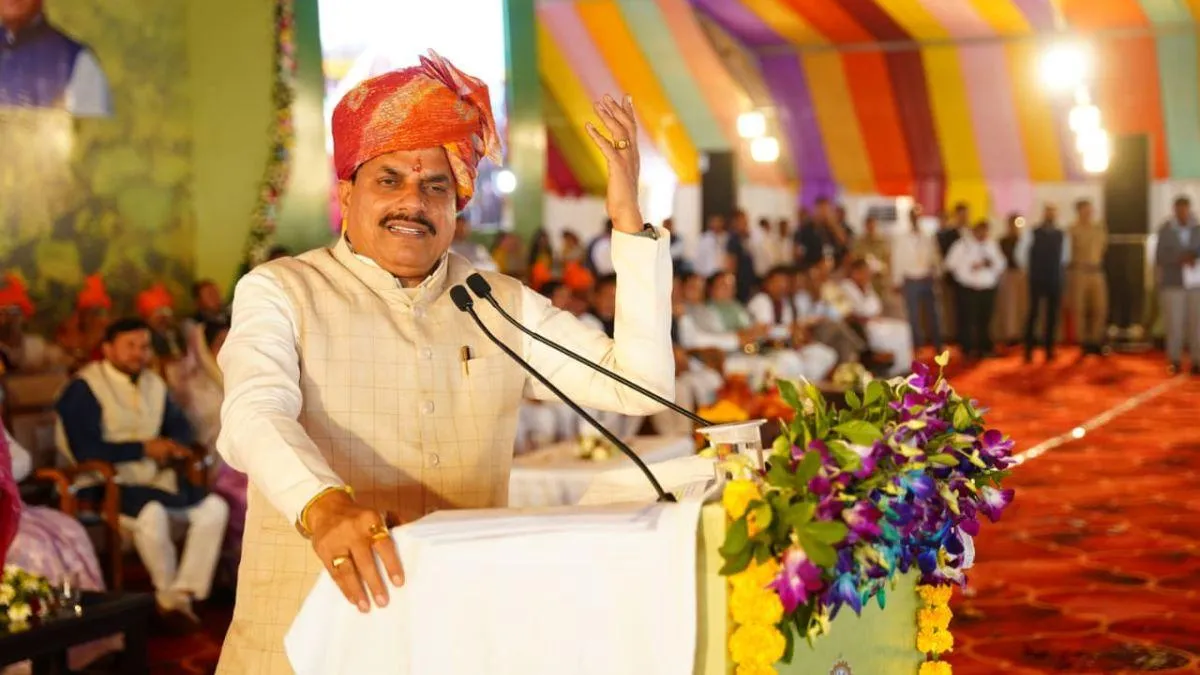 सीएम मोहन यादव ने 1.33 लाख किसानों के खातों में ट्रांसफर किए 233 करोड़,  कांग्रेस पर जमकर साधा निशाना - cm mohan yadav transferred 233 crore to  accounts of 1 33 lakh farmers ...