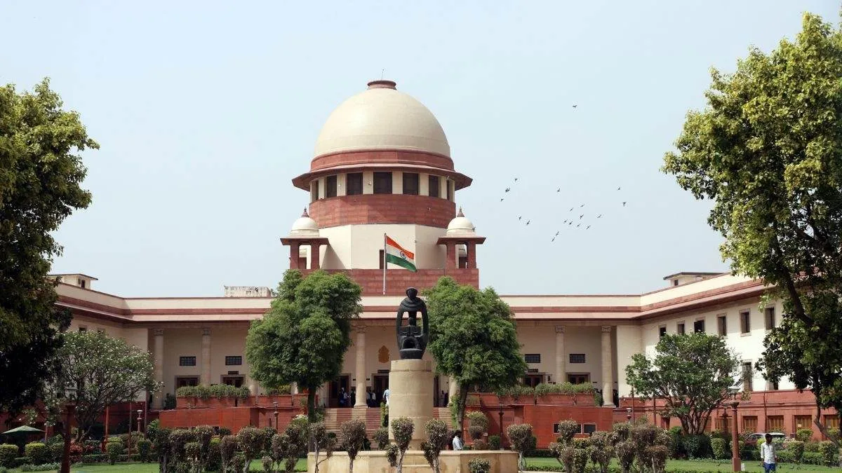 सुप्रीम कोर्ट की बड़ी टिप्पणी, कहा- हड़ताल पर नहीं जा सकते वकील, न्यायिक  कार्यों में आती है बाधा - lawyers cant go on strike or abstain from  judicial works said sc
