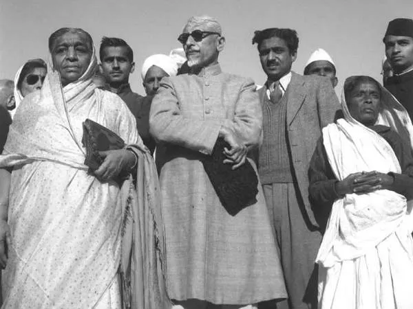 Flashback- महात्मा गांधी की अंतिम यात्रा की तस्वीरें | Pics of Mahatma  Gandhi last journey and funeral - Hindi Oneindia