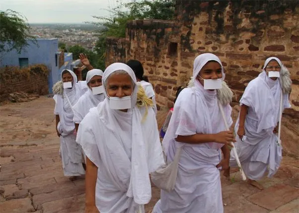 Jain Dharm Pratha: जानें, क्यों कई दिनों तक नहीं नहाते जैन धर्म में  साधु-साधवी - jain dharm pratha-mobile
