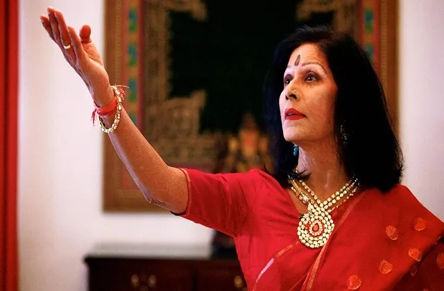कौन है कत्थक डांसर शोवना नारायण, जिन्होंने 3 साल की उम्र से शुरू किया था  थिरकना - shovana narayan started kathak at the age of three-mobile
