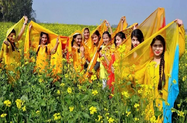 बसंत पंचमी पर पीला रंग पहनना होता है शुभ, Positivity का माना जाता है प्रतीक  - reason of wearing yellow color in basant-mobile