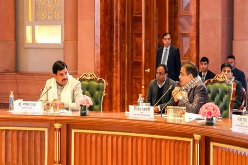 दिल्ली में सड़क मंथन: सीएम मोहन बोले - MP का हाईवे नेटवर्क बनेगा आर्थिक  विकास की रीढ़ - mp s highway network will become the backbone of economic  development-mobile