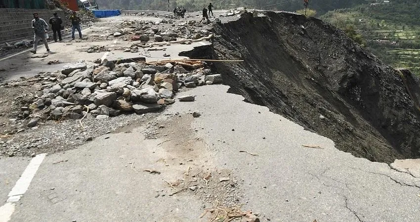 भारी बारिश के कारण माता वैष्णो देवी मार्ग पर भूस्खलन, कोई हताहत नहीं
