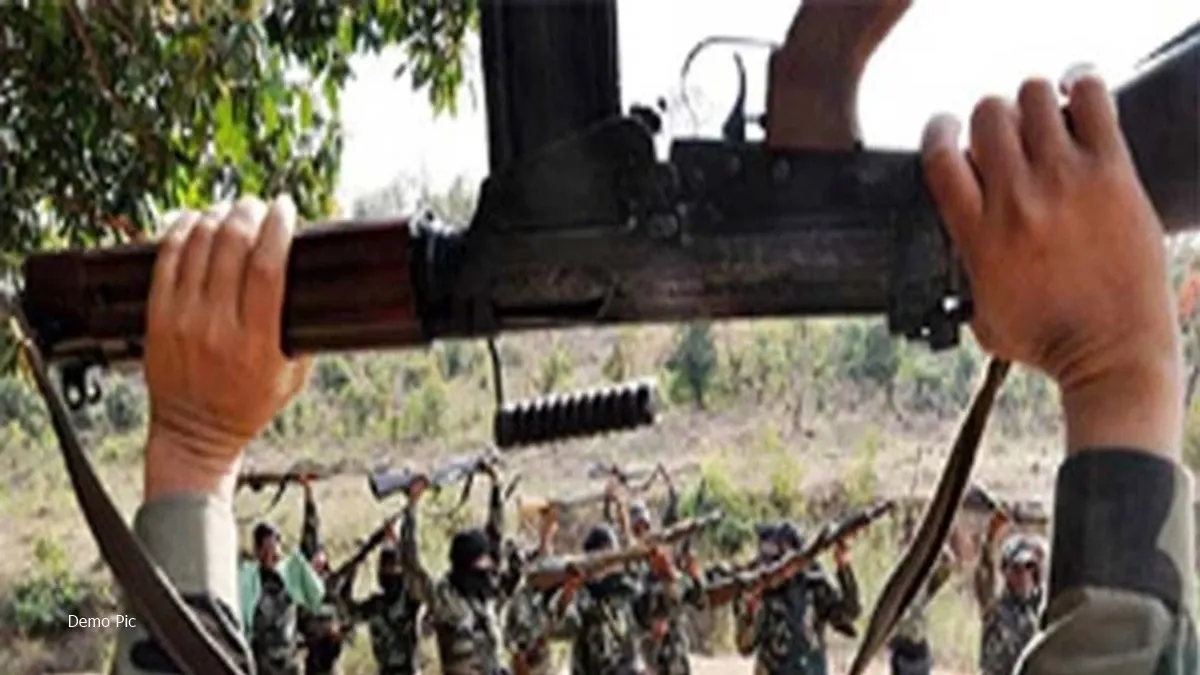 Naxalites Surrender in CG: छत्तीसगढ़ के सुकमा में सुरक्षाबलों को बड़ी  कामयाबी, चार नक्सलियों ने किया आत्मसमर्पण - Big success for security forces  in Sukma Four Naxalites Surrender
