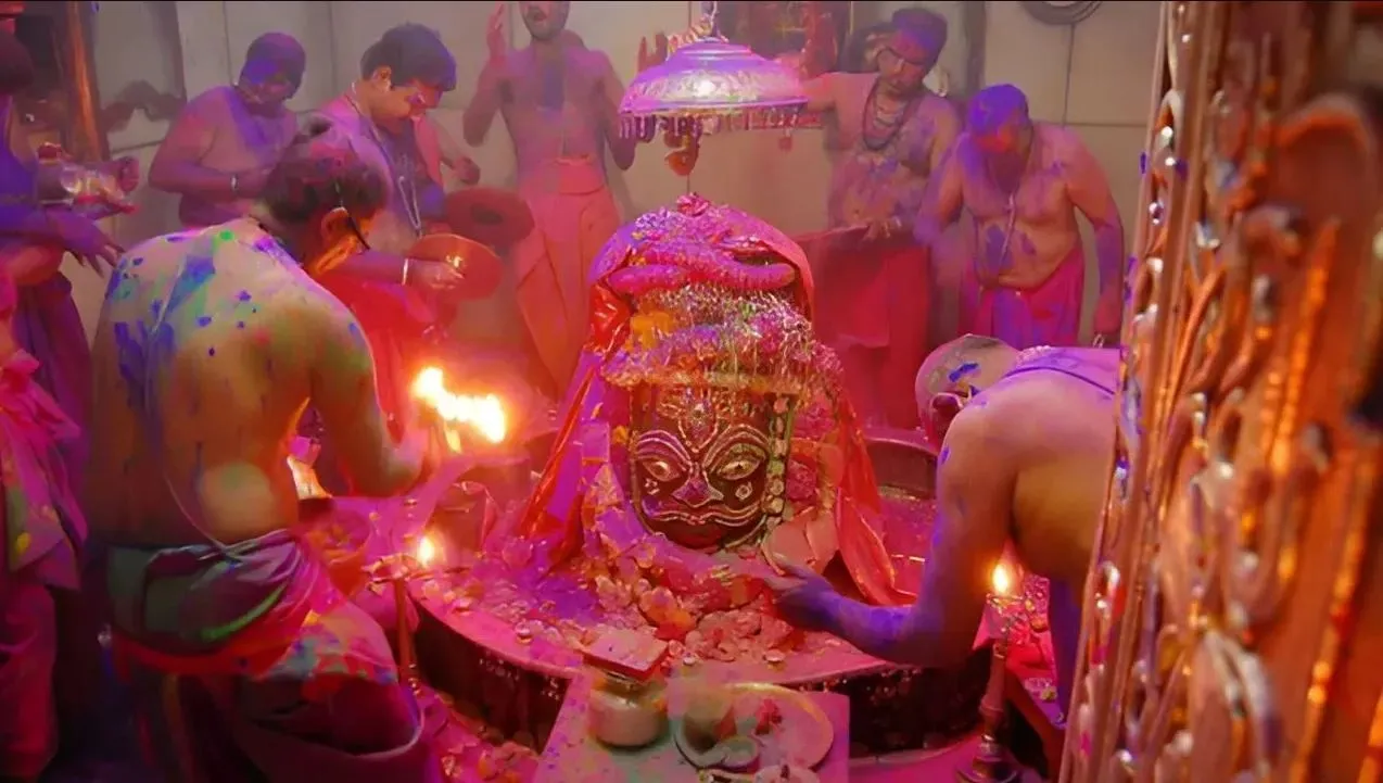 Ujjain Mahakal Holi: Ban on playing with colors and gulal in Ujjains Mahakal  temple, lesson learned from the sanctum sanctorum accident | News Puran