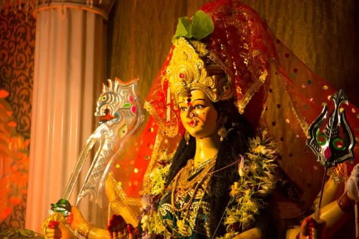 basant panchami 2022 why yellow color is considered auspicious know its  importance | Basant Panchami 2022: बसंत पंचमी के दिन पीले रंग का क्यों है  इतना महत्व, जानें क्यों मानते हैं इतना शुभ