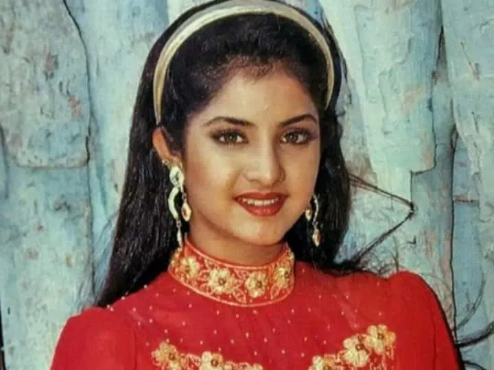 Bollywood Actres Divya Bharti mysteriously got dead after marrying this  director in 11 months | 18 साल की उम्र में धर्म बदलकर दिव्या भारती ने की थी  शादी, 11 महीने बाद ही