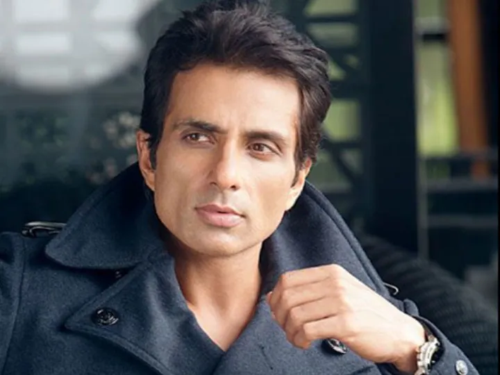 Sonu Sood BirthDay know interesting fact about bollywood actor Sonu Sood 48  birthday | Sonu Sood B'Day: 5000 रुपये लेकर घर से निकले थे सोनू सूद, आखिर  कैसे तय किया बॉलीवुड का