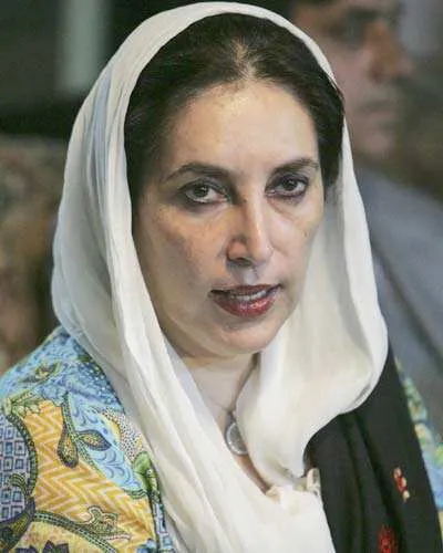 Pakistan's former Prime Minister Benazir Bhutto addresses a news conference  in Islamabad, Pakistan on Tuesday, November 06, 2007 - Photogallery