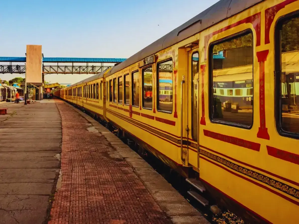 jaipur। पैलेस ऑन व्हील्स बना देगी आपकी यात्रा को सपनों का सफर, जानें क्या  है खासियत