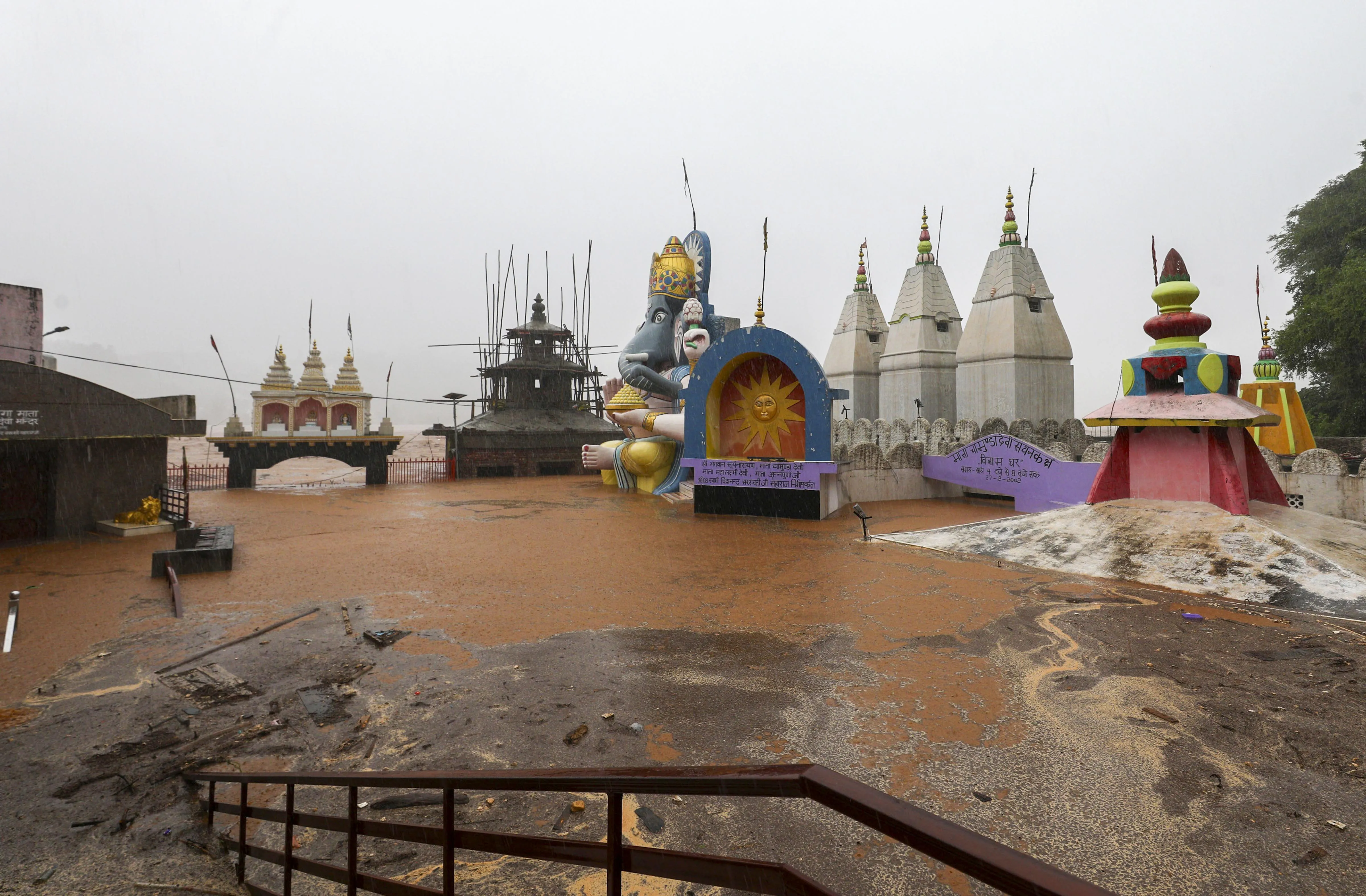 माता वैष्णो देवी मंदिर मार्ग पर भूस्खलन से पांच लोगों की मौत, 14 अन्य घायल
