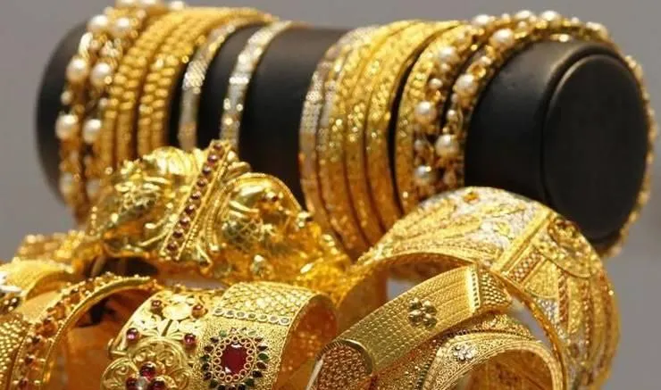 Guru Pushya Nakshtra : 28 अक्टूबर 2021 को गुरु पुष्य नक्षत्र के महामुहूर्त  में सोना खरीदें या वाहन?