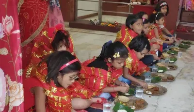 Know how to worship girls on the day of Navratri Ashtami and Navami - India  TV Hindi