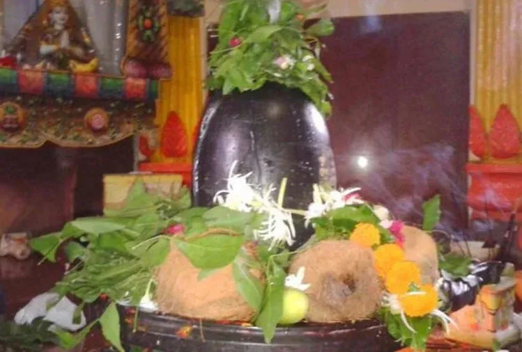 क्या शिवलिंग पर चढ़ा प्रसाद ग्रहण किया जा सकता है? | संभाषण