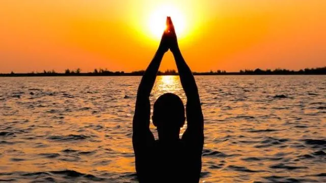 do puja of surya dev like this on sunday रविवार को इस तरह करें भगवान सूर्य  की पूजा, सफलता चूमेगी आपके कदम , एस्ट्रोलॉजी न्यूज़ - Hindustan