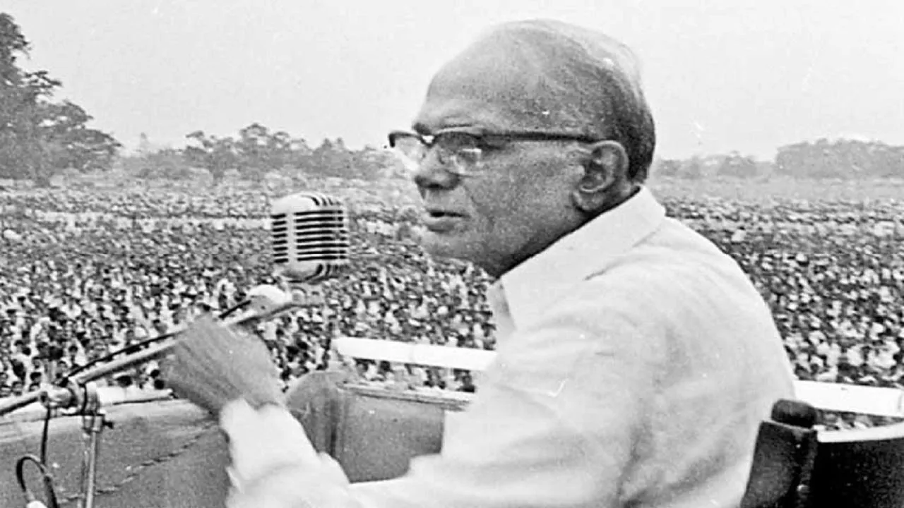 Jayaprakash Narayan: सारण के सिताब दियारा में जन्मे थे आपातकाल के खिलाफ  बिगुल फूंकने वाले लोकनायक जेपी - Prabhat Khabar