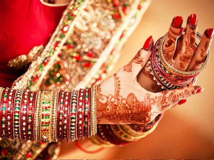 This tradition is associated with good health and good luck for women |  नवरात्र में सोलह श्रृंगार: महिलाओं की अच्छी सेहत और सौभाग्य से जुड़ी है ये  परंपरा | Dainik Bhaskar