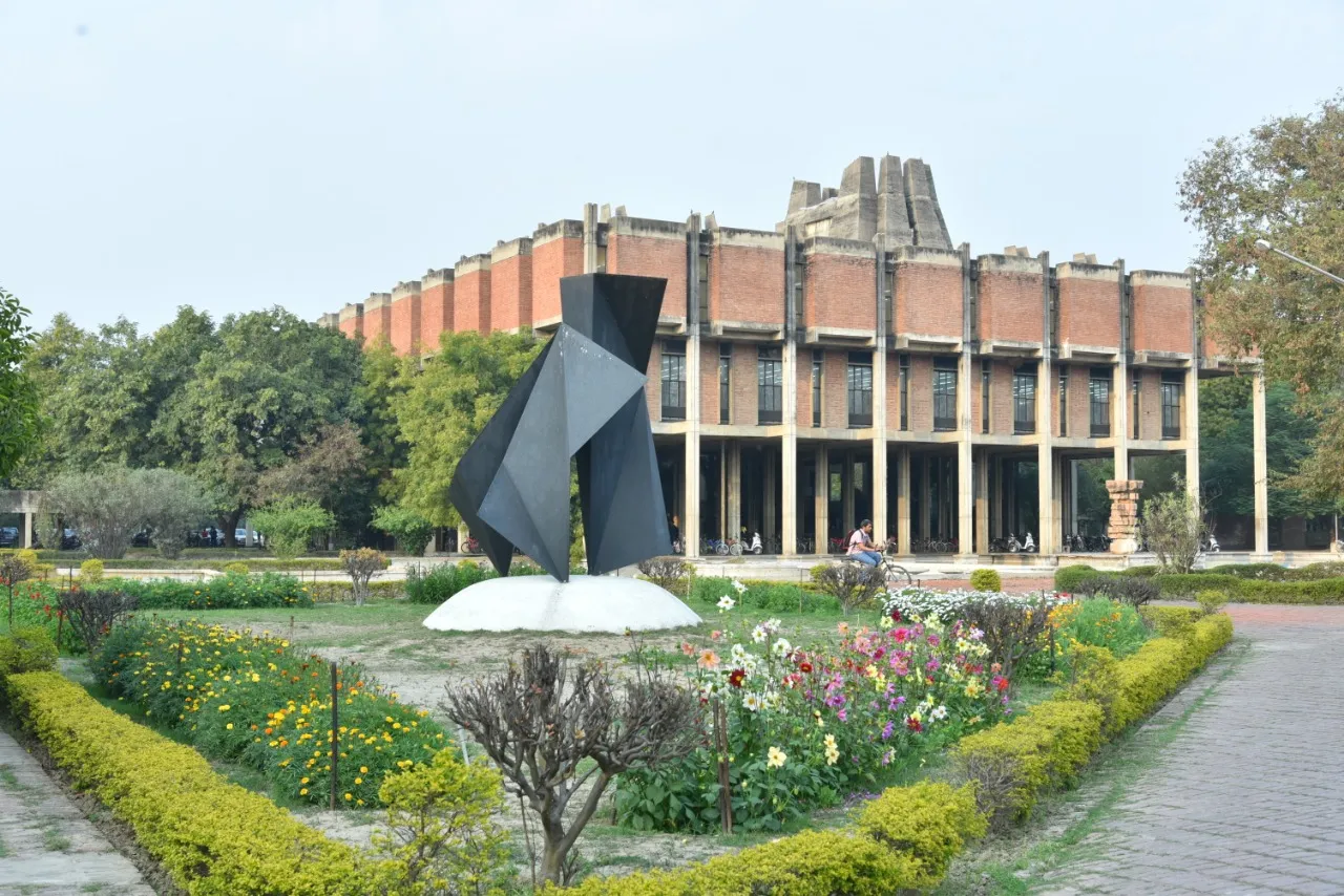 IIT alumnus donates USD 1.75 lakh | आईआईटी कानपुर में शोध को मिलेगा बढ़ावा:  आईआईटी के पूर्व छात्र ने दिया 1.75 लाख यूएस डॉलर का दान, आईआईटी कानपुर के  मानविकी ...