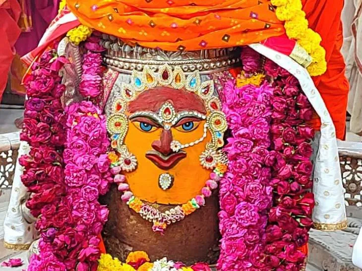 भगवान महाकाल का आभूषण से नारी स्वरूप में श्रृंगार - दैनिक भास्कर | Dainik  Bhaskar
