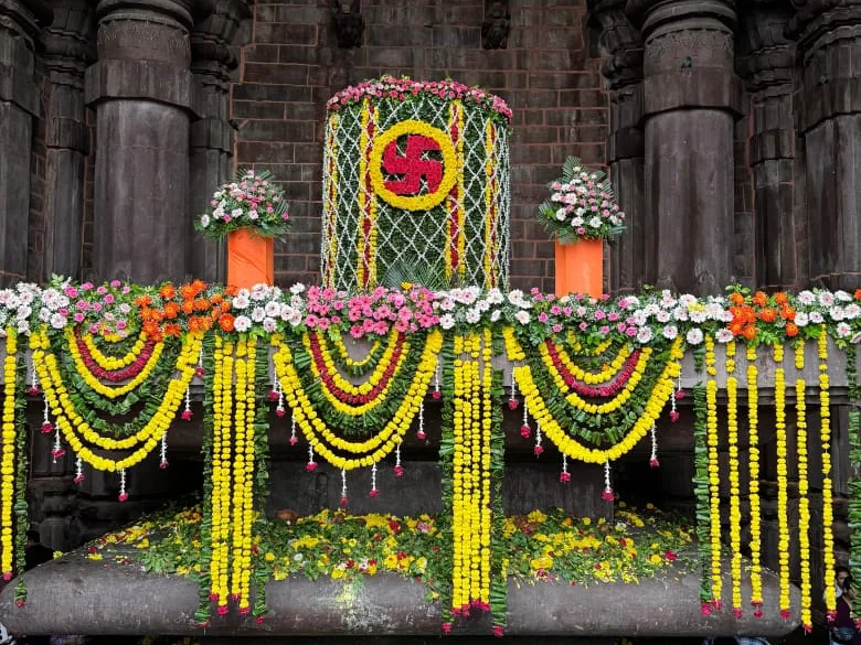 Devotees gathered in Bhojpur to have darshan of Mahadev | भोजपुर में महादेव  के दर्शन के लिए उमड़े श्रद्धालु: सावन के तीसरे सोमवार कल्याणकारी स्वरूप में  सजाया गया ...