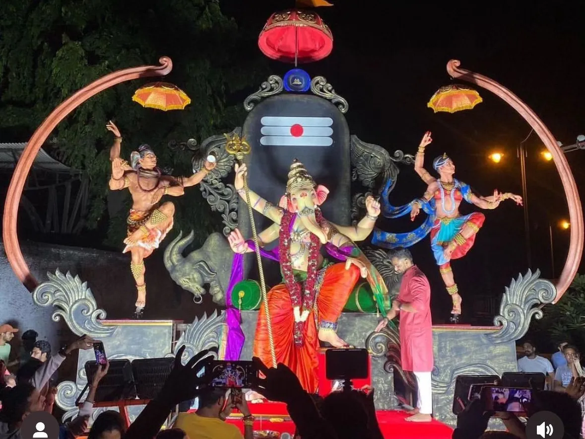 Ganesh festival celebrated in Saint Hirdaram Nagar, Bhopal | भोपाल के संत  हिरदाराम नगर में गणेश उत्सव की धूम: भव्य शोभायात्रा के साथ व्यापारिक नगरी  पहुंच रहे भगवान ...