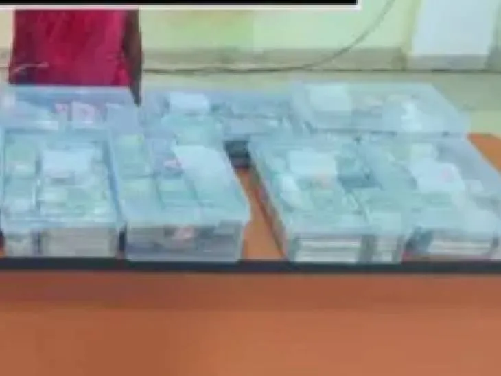 Property of Sarpanch accused of money double scam is confiscated | मनी डबल  स्कैम के आरोपी सरपंच पर शिकंजा: बालाघाट के अजय तिड़के की 4.47 करोड़ की  प्रॉपर्टी ईडी ने जब्त की -
