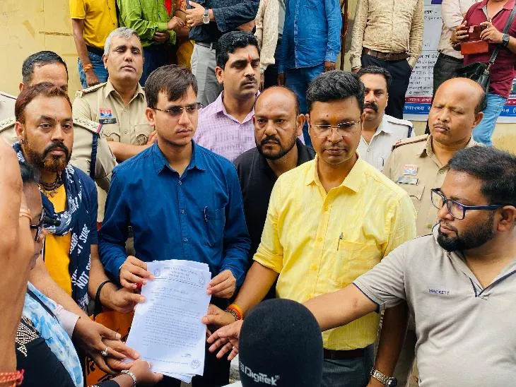 रायगढ़ में 500 संविदा NHM कर्मचारियों ने सामूहिक इस्तीफा दिया था।