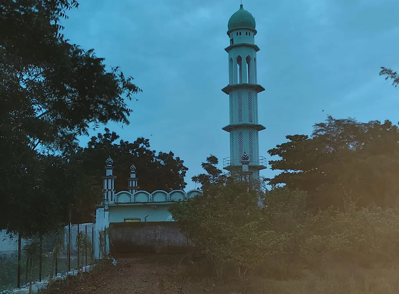 खारकलां गांव की जामा मस्जिद, जहां बिहार से आए इमाम अख्तर रजा एक महीने से रुके हुए थे।