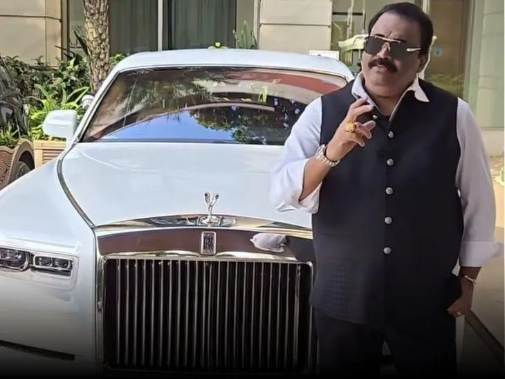 सीजे रॉय के पास 200 से ज्यादा कारें हैं। उनके इंस्टाग्राम अकाउंट पर इससे जुड़ी कई पोस्ट हैं।