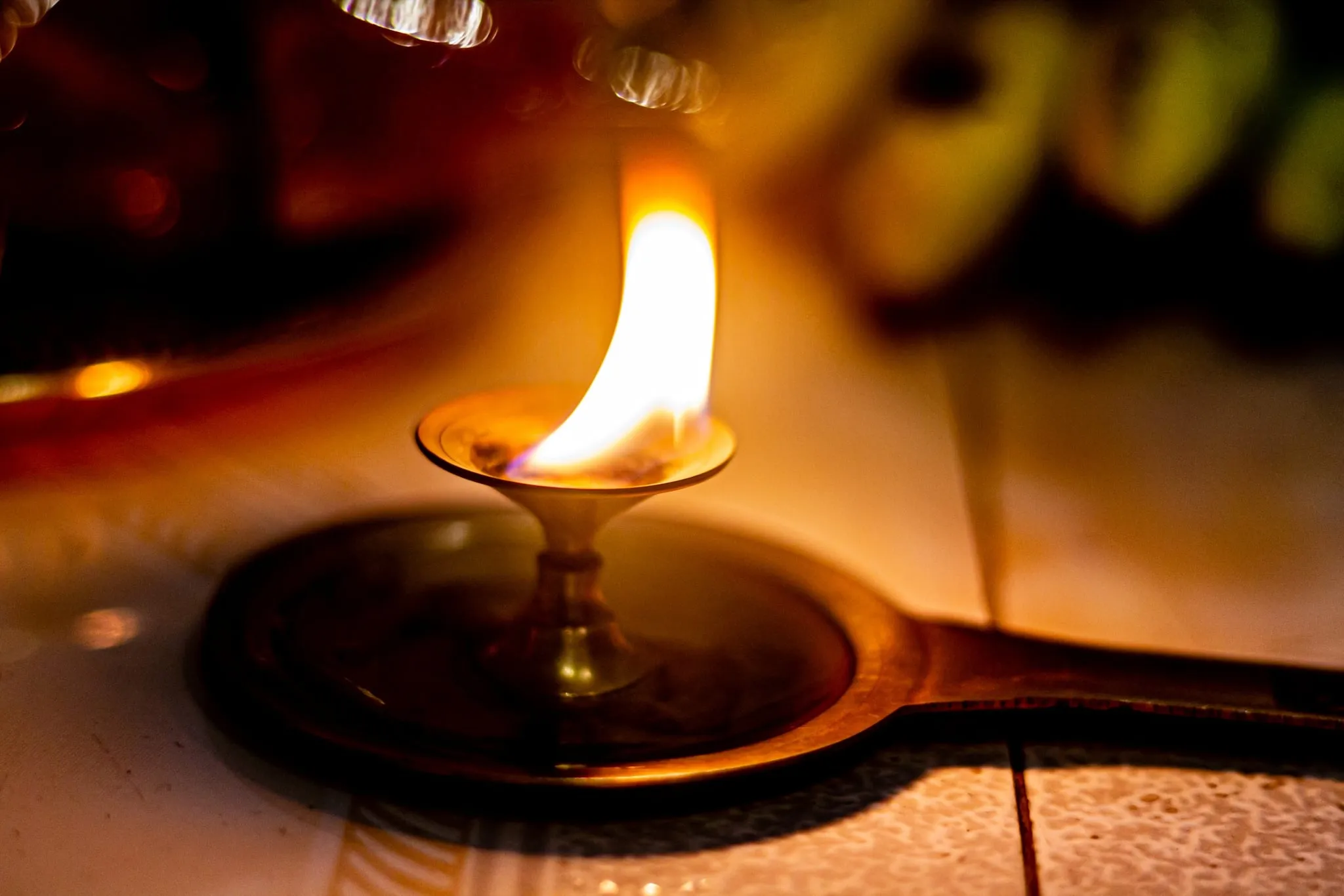 घर में आएगी बरकत, बस चुपके से कर लें ये उपाय