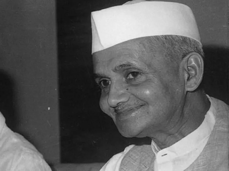 लाल बहादुर शास्त्री आयु, जाति, पत्नी, बच्चे, परिवार, जीवनी और अधिक »  StarsUnfolded