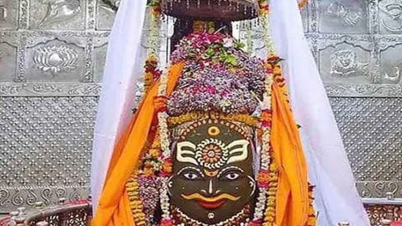 पूर्णिमा पर बाबा महाकाल को लगा केसरिया दूध का भोग, बदल गया आरती का समय,  जाने नई टाइमिंग | After Kartik Krishna Pratipada timing of Ujjain Mahakal  temple arti changed know the