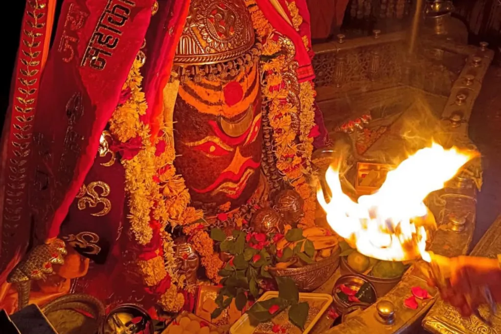 Mahakaleshwar Jyotirlinga, Sawan 2024: भगवान महाकाल की भस्म आरती है विशेष,  आखिर क्या है यह अनुष्ठान