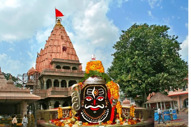 Mahakaleshwar Jyotirlinga: महाकालेश्वर मंदिर के इतिहास और रहस्य को जानकर आप  रह जाएंगे हैरान ।