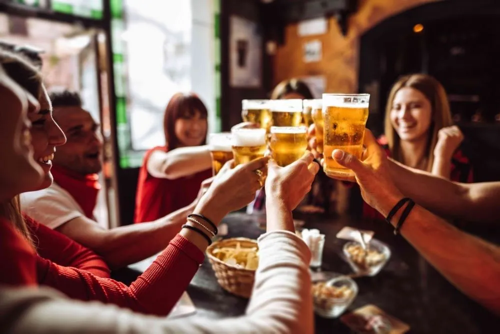 Alcohol: भारत का हर पाचवां पुरुष शराबी, दिल्ली की महिलाएं जमकर छलका रहीं  जाम से जाम, जानें किस राज्य के लोग सबसे ज्यादा पीते हैं शराब और देश में ...