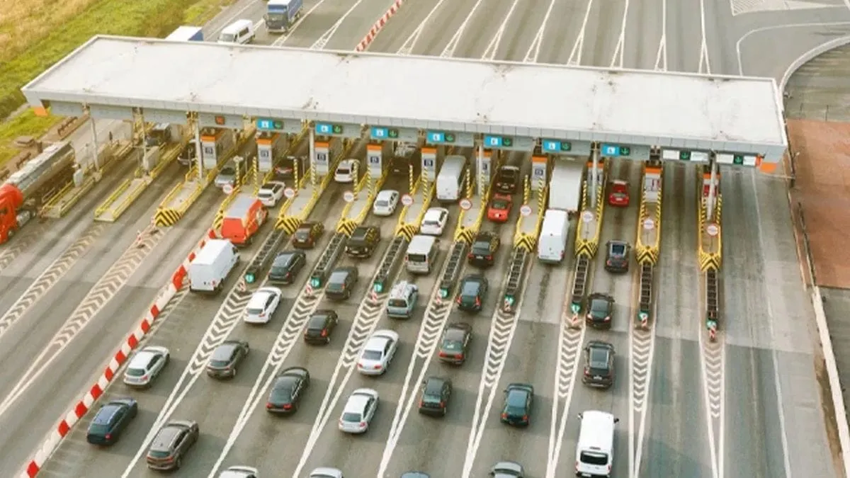 Toll New Rule 2026: टोल नहीं चुकाया तो अटक जाएंगे गाड़ी के कागज, FASTag को  लेकर सरकार का फैसला – Money9live
