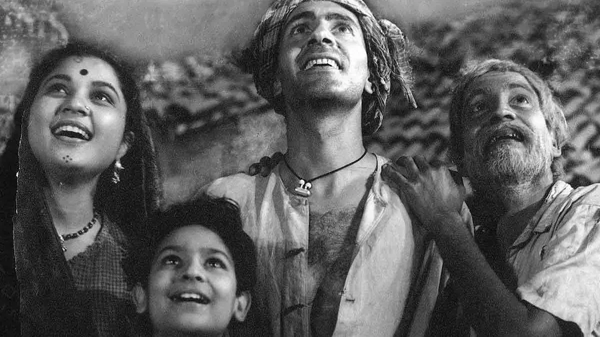 Bimal Roy's 'Do Bigha Zamin' restoration journey described as 'epic' by  preservationist - The Statesman