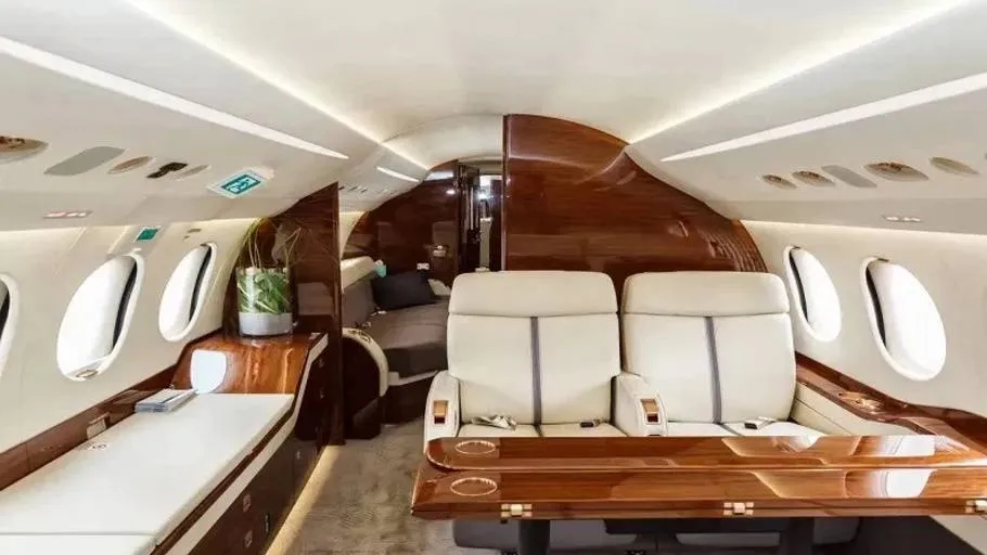 Adani's Luxury Jet: अदानी ने खरीदा 1000 करोड़ का प्राइवेट जेट, इंटीरियर 5  स्टार होटल जैसा - मीडिया जगत की हर हलचल पर नज़र || Khabri Media