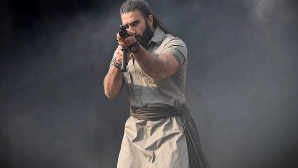 Dhurandhar BO Day 15: 'धुरंधर' का बॉक्स ऑफिस पर कोहराम जारी, 'अवतार 3' की  सुनामी के सामने भी नहीं रुक रही कमाई