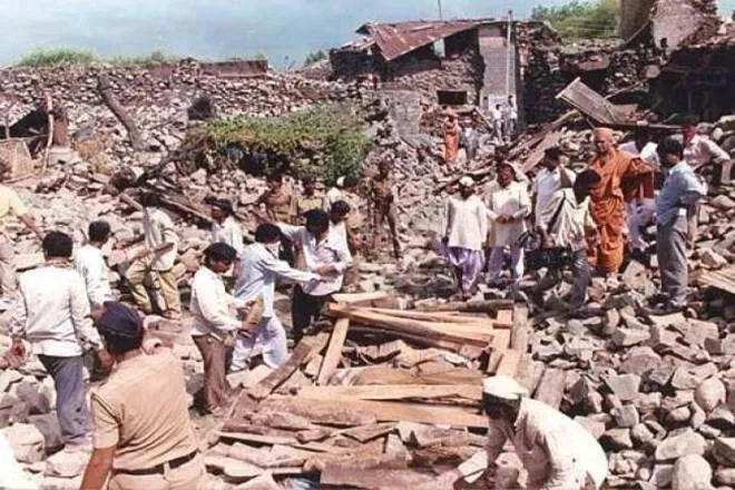 30 सितंबर : आज ही के दिन लातूर के भूकंप में हजारों जानें गई, जानें आज का  इतिहास | September 30: Thousands of lives lost in Latur earthquake