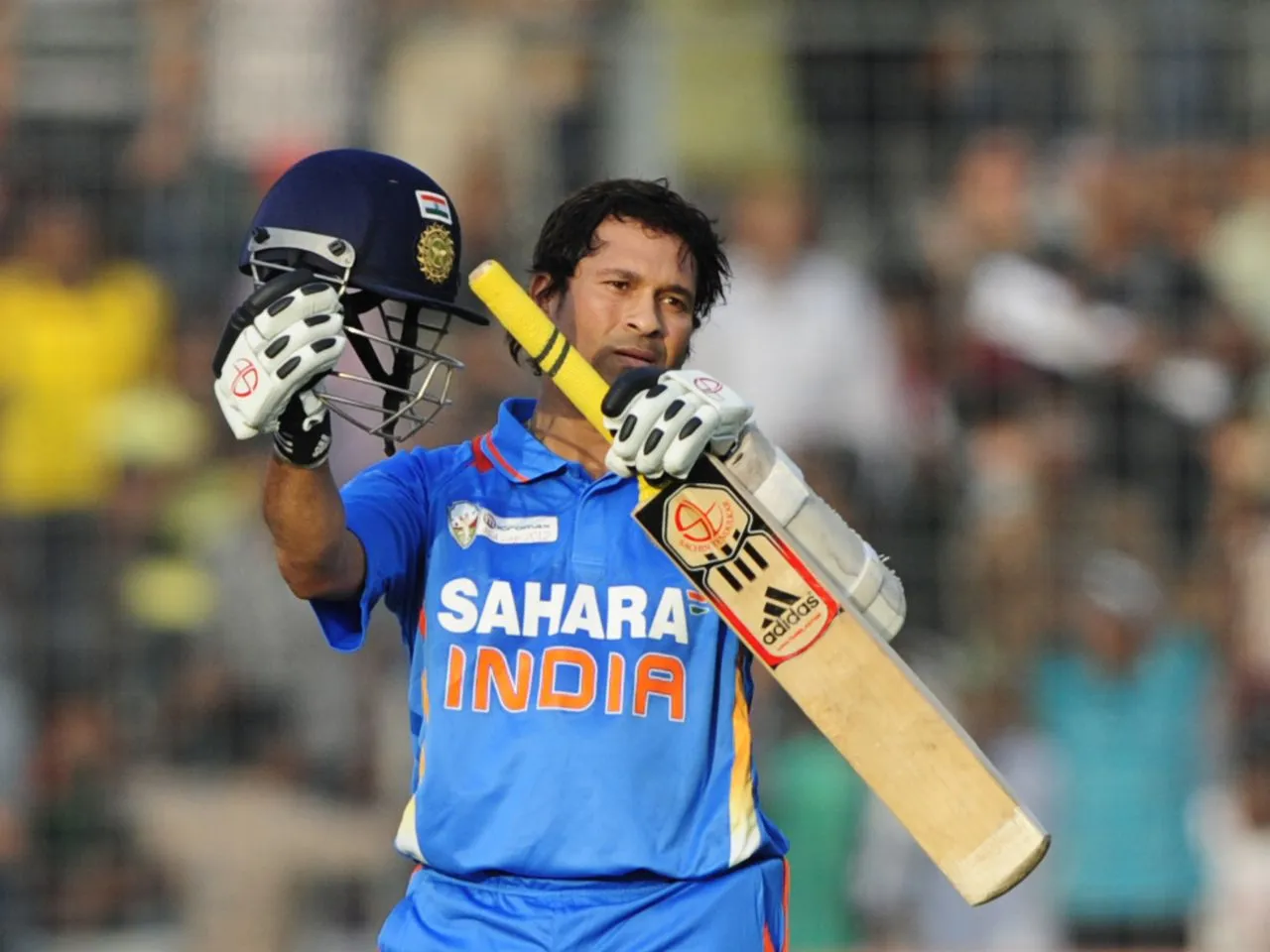 Sachin Tendulkar has scored 34,000 runs in international cricket