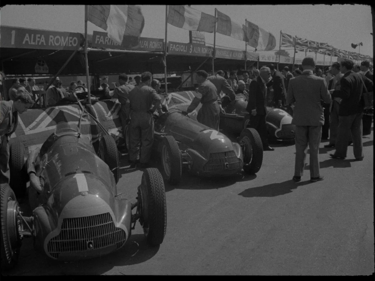 Formula 1 pit lane1