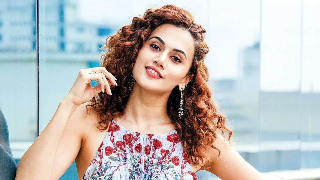 Taapsee Pannu Shares A Glimpse From Her Next Film Blurr | Taapsee Pannu ने अपनी अपकमिंग फिल्म Blurr की पहली झलक की शेयर, किरदार का नाम बताया 'गायत्री'