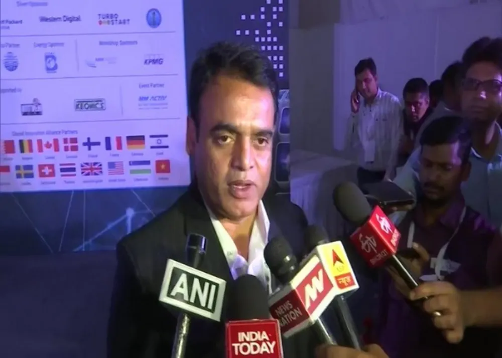 Karanataka CM gets warning from Deputy CM