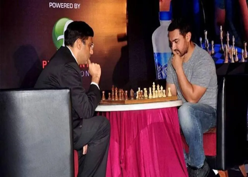 aamir khan playing chess